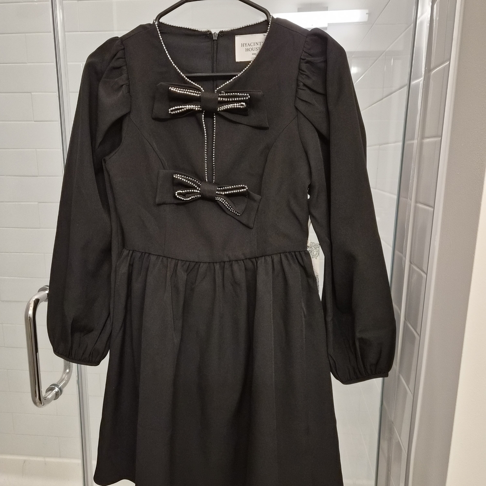 Chic Black Dress with Bow Details